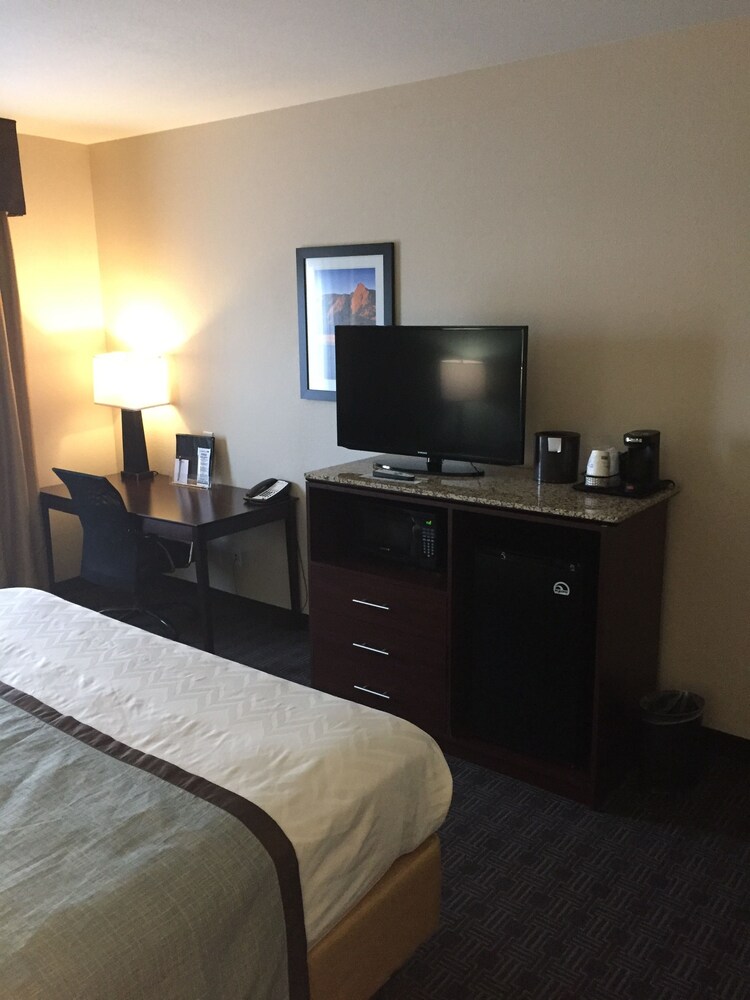 Room, Best Western Plus Gateway Inn & Suites