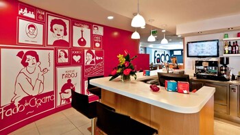 Hotel Bar