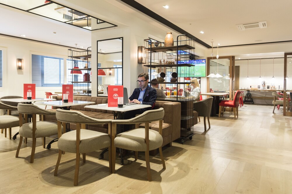 Hotel Bar