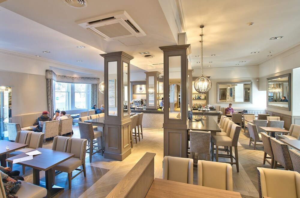 Hotel Bar