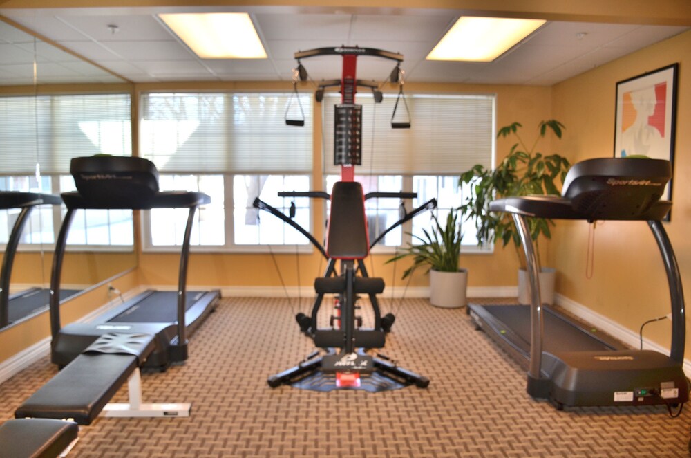 Fitness facility, Cresthill Suites Syracuse