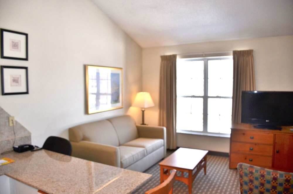 Room, Cresthill Suites Syracuse