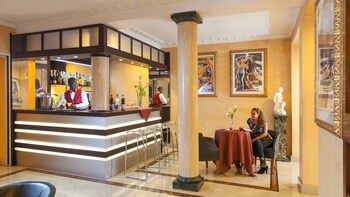 Hotel Bar