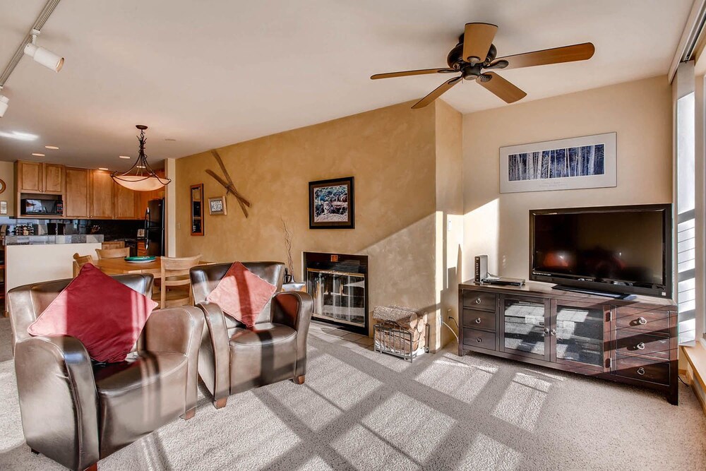 Standard Condo, 2 Bedrooms, Mountain View - Guestroom