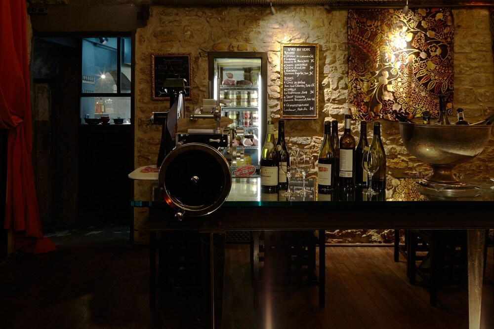 Hotel Bar