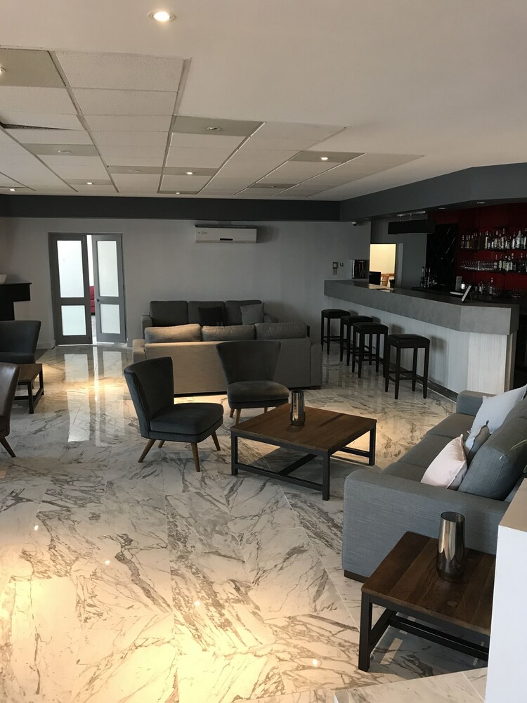 Hotel Bar