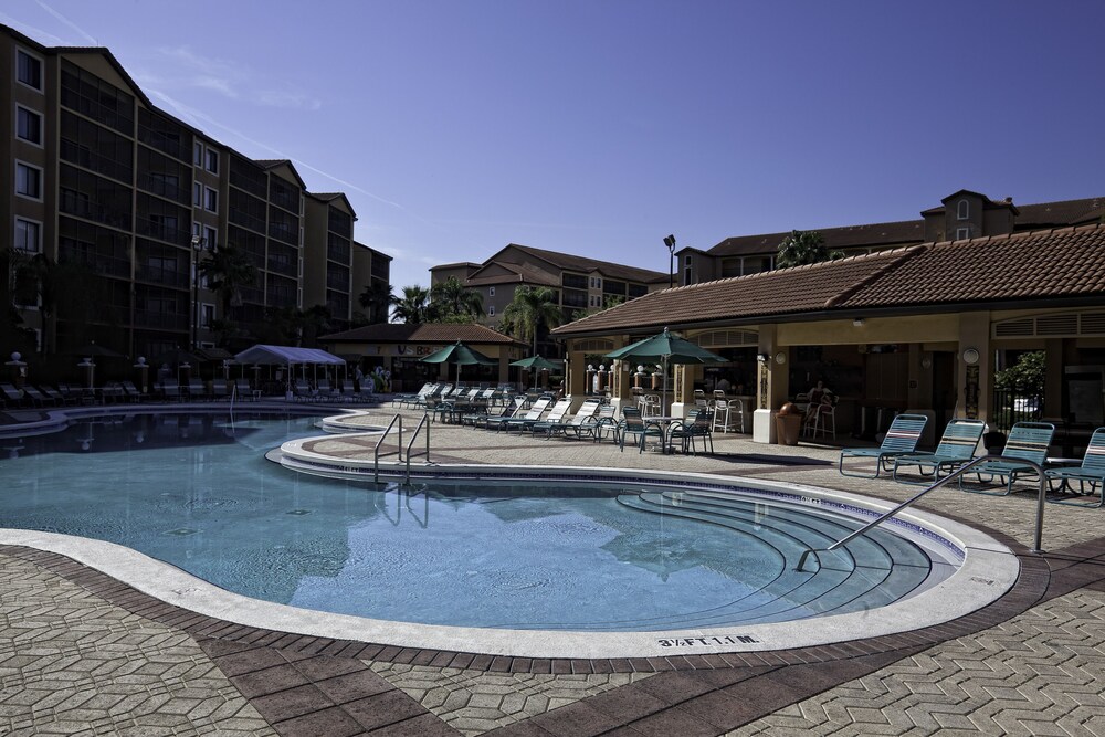 Outdoor pool, Westgate Lakes Resort & Spa Universal Studios Area