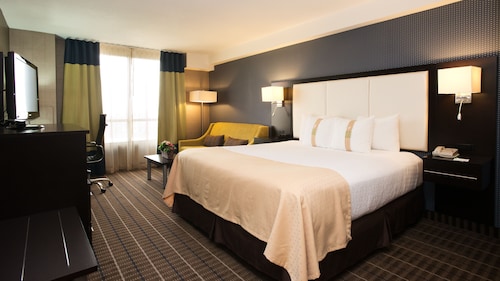 Holiday Inn Hotel & Suites Mississauga, an IHG Hotel