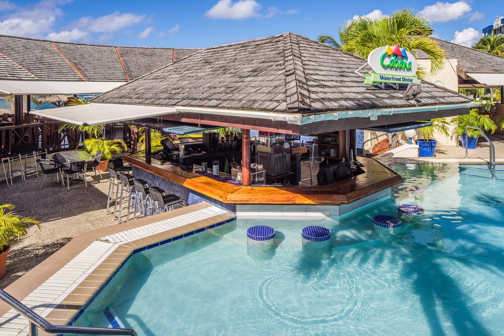Poolside Bar
