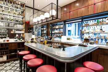 Hotel Bar
