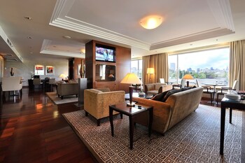 Executive Lounge