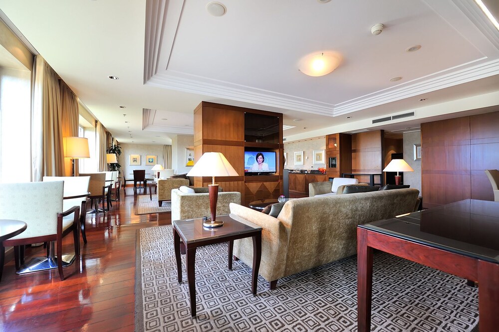 Executive Lounge