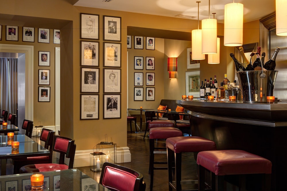 Hotel Lounge