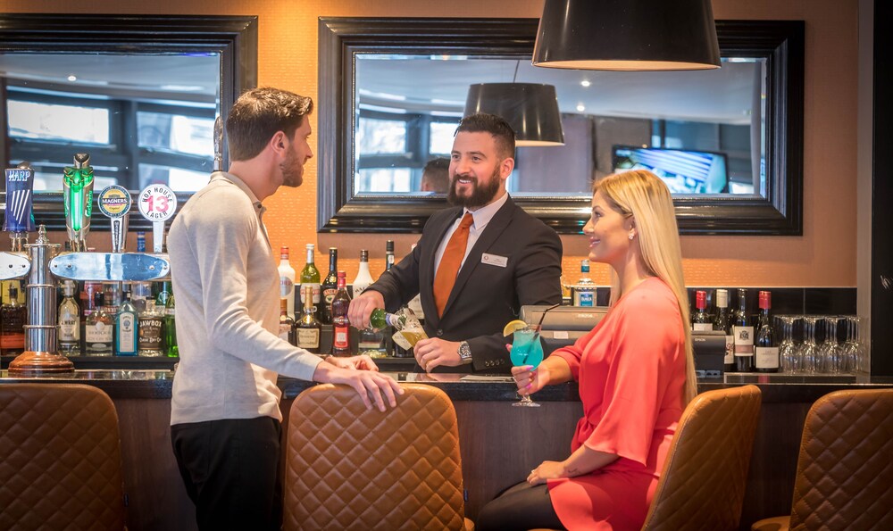 Hotel Bar