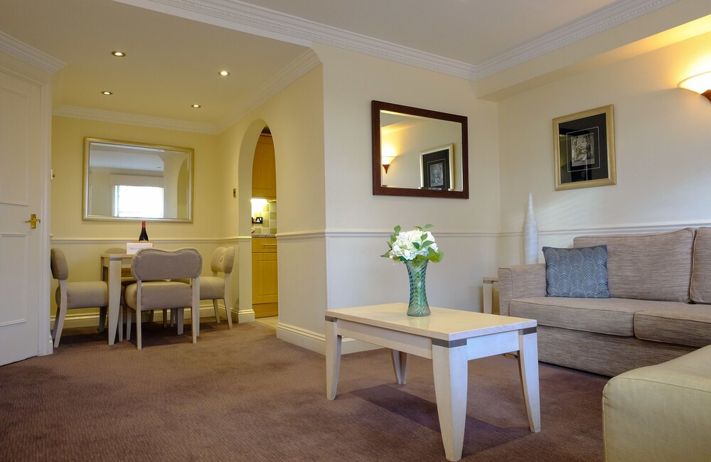 Standard Apartment, 1 King Bed with Sofa bed - Guestroom