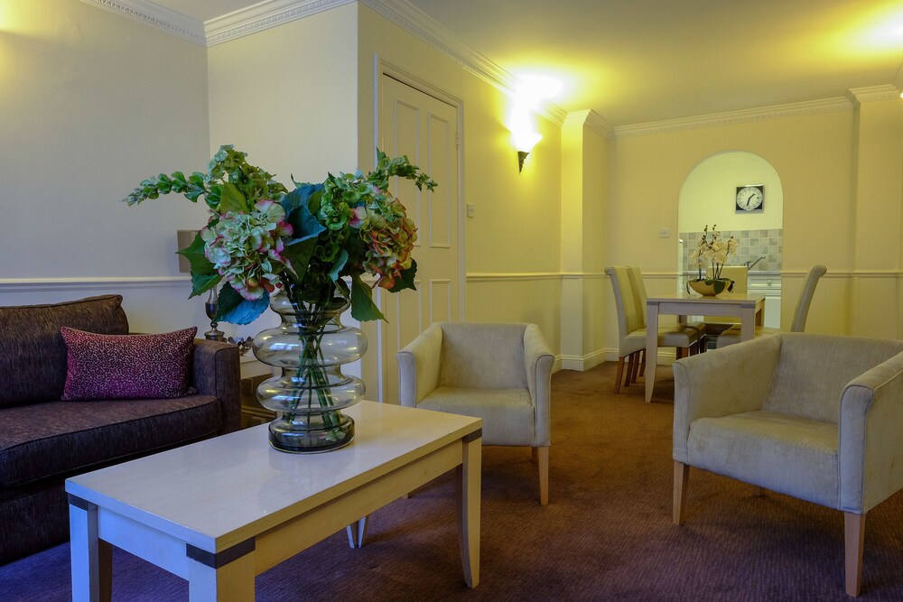 Standard Apartment, 1 King Bed with Sofa bed - Guestroom