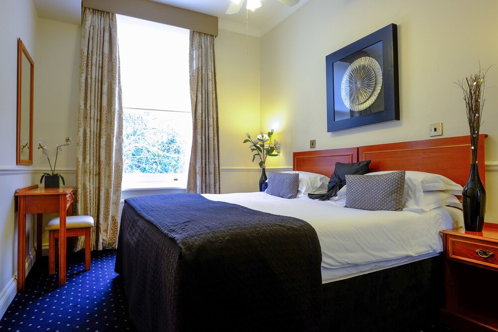Standard Apartment, 2 Bedrooms, 2 Bathrooms - Guestroom