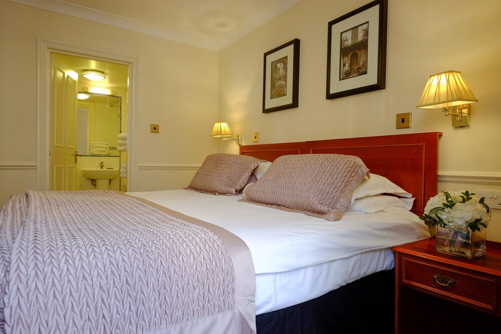 Standard Apartment, 3 Bedrooms - Guestroom