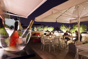 Hotel Bar