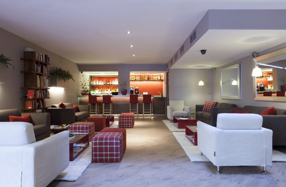 Hotel Bar