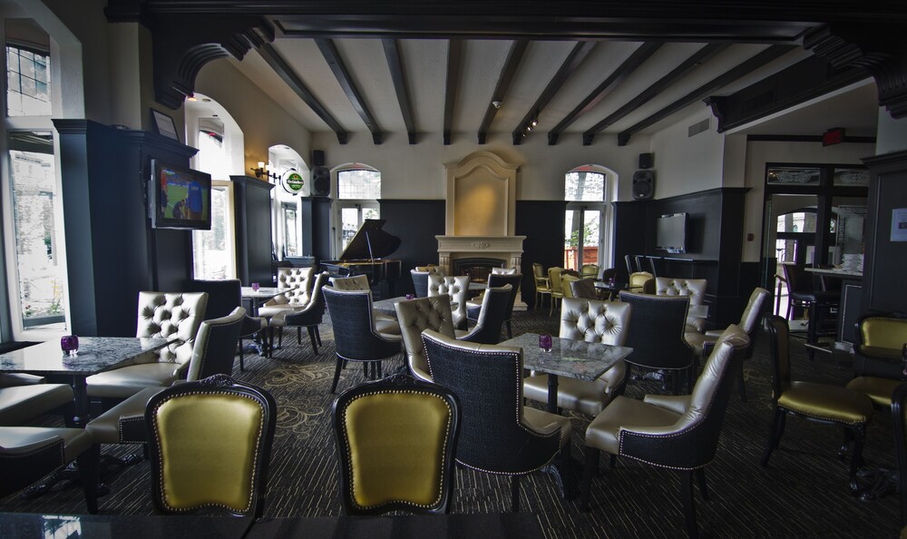 Hotel Bar