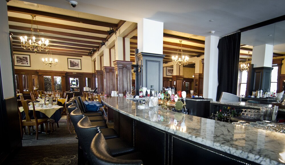 Hotel Lounge
