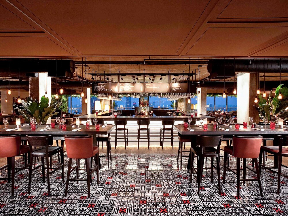 Hotel Bar