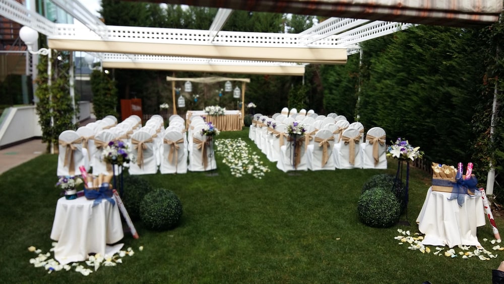 Outdoor Banquet Area