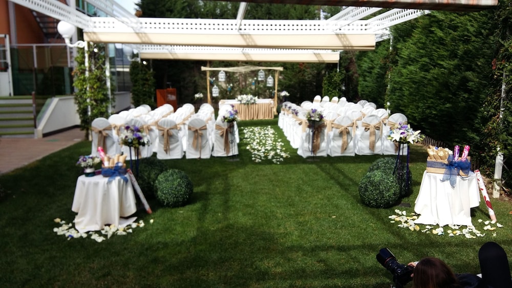 Outdoor Banquet Area