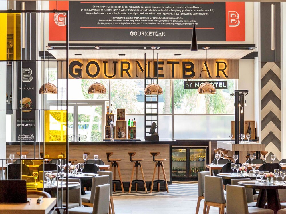 Hotel Bar