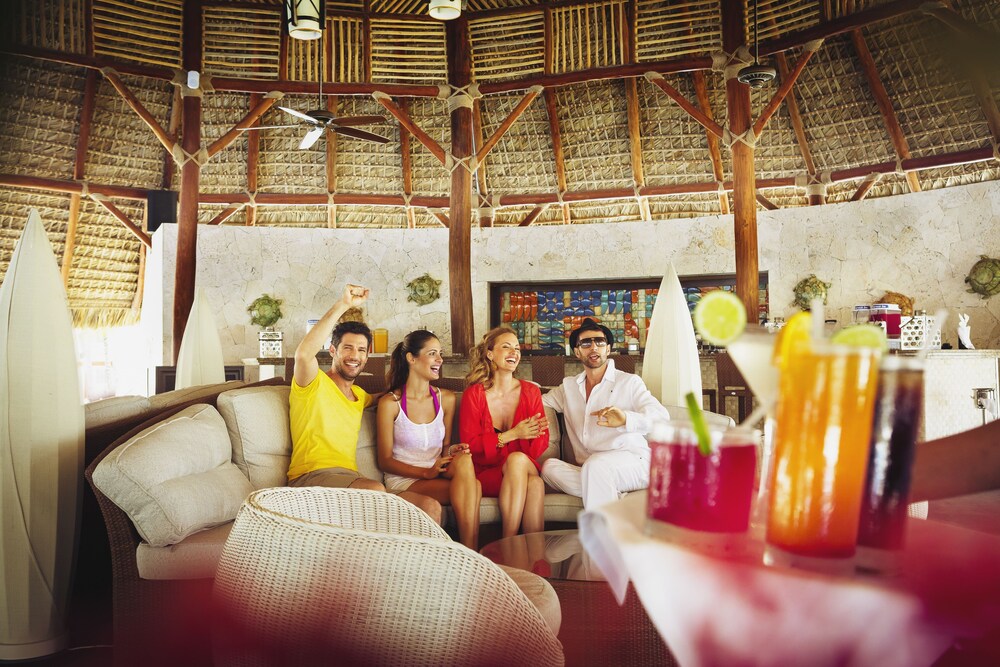 Poolside Bar