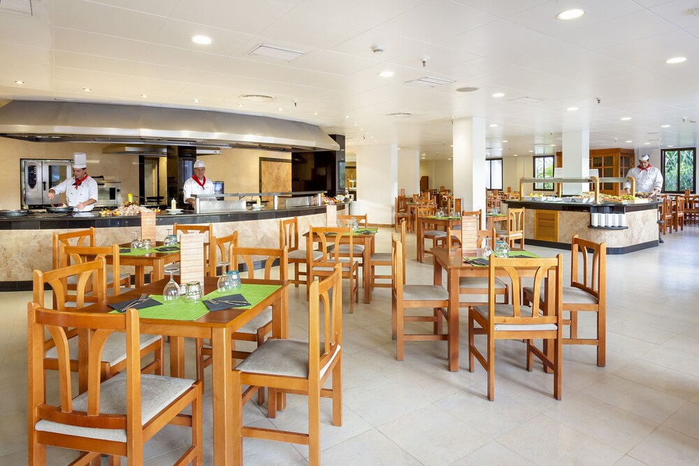 Food Court