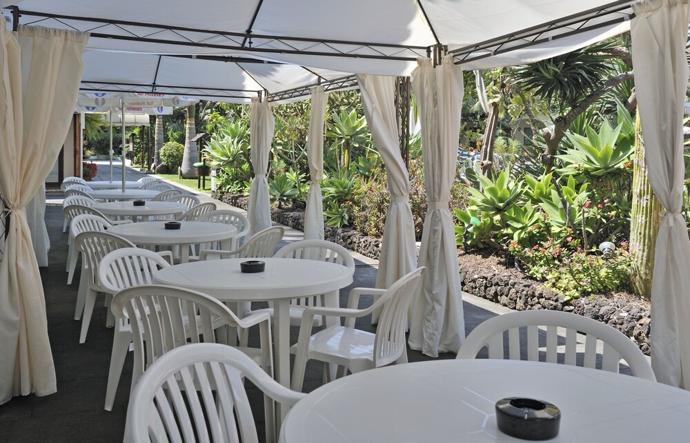 Food Court