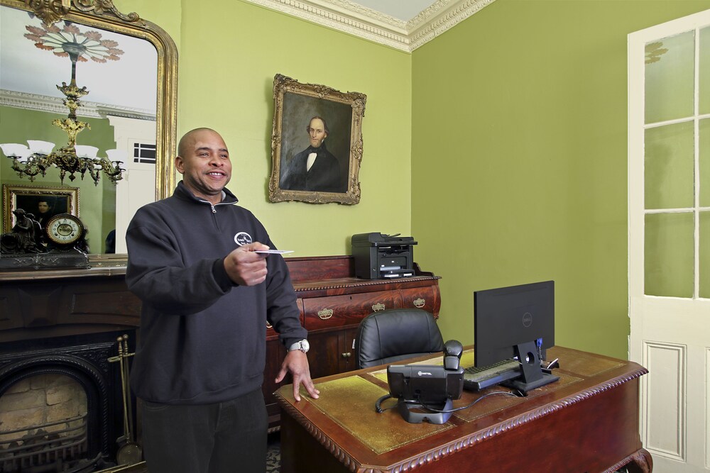 Concierge Desk