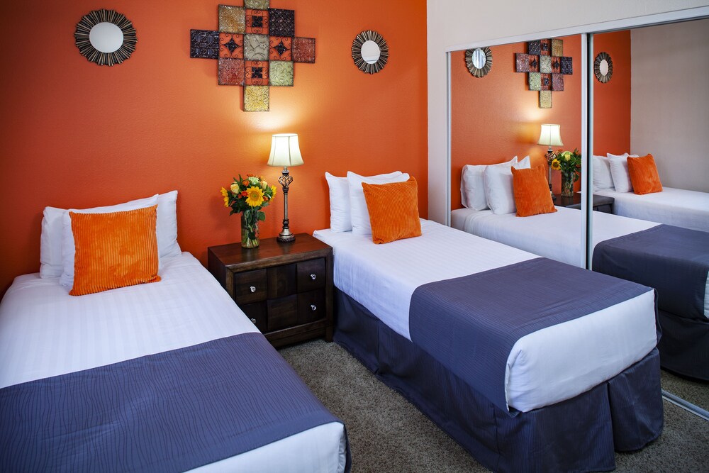 Deluxe Condo, 2 Bedrooms, 2 Bathrooms - Guestroom View