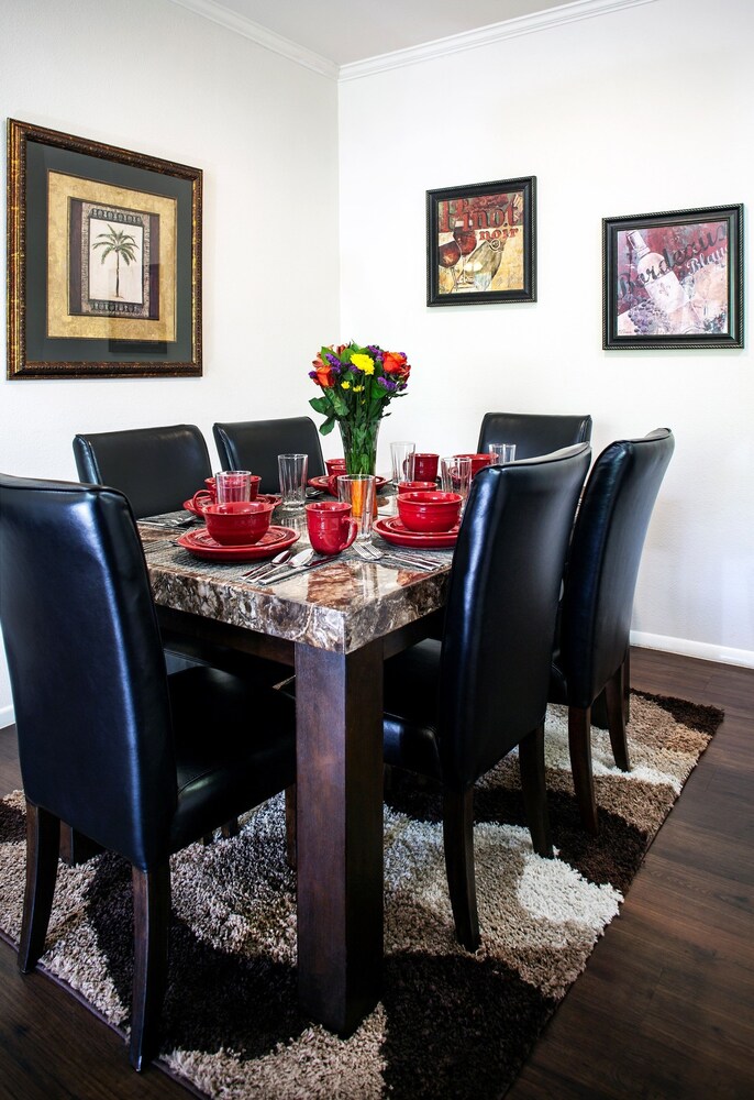 Deluxe Condo, 3 Bedrooms, 2 Bathrooms - Guestroom