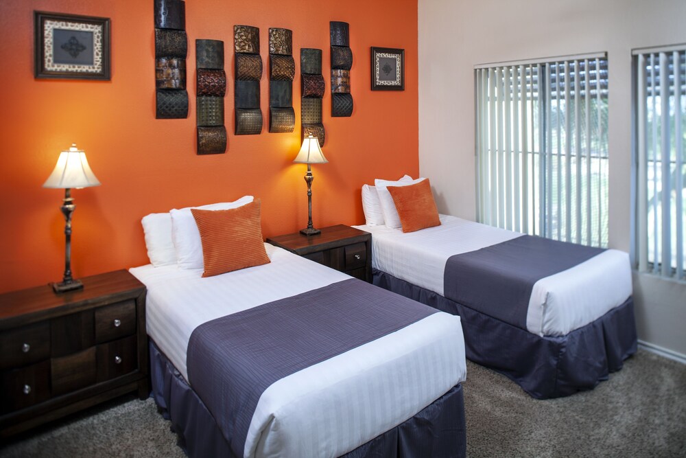 Deluxe Condo, 3 Bedrooms, 2 Bathrooms - Guestroom View