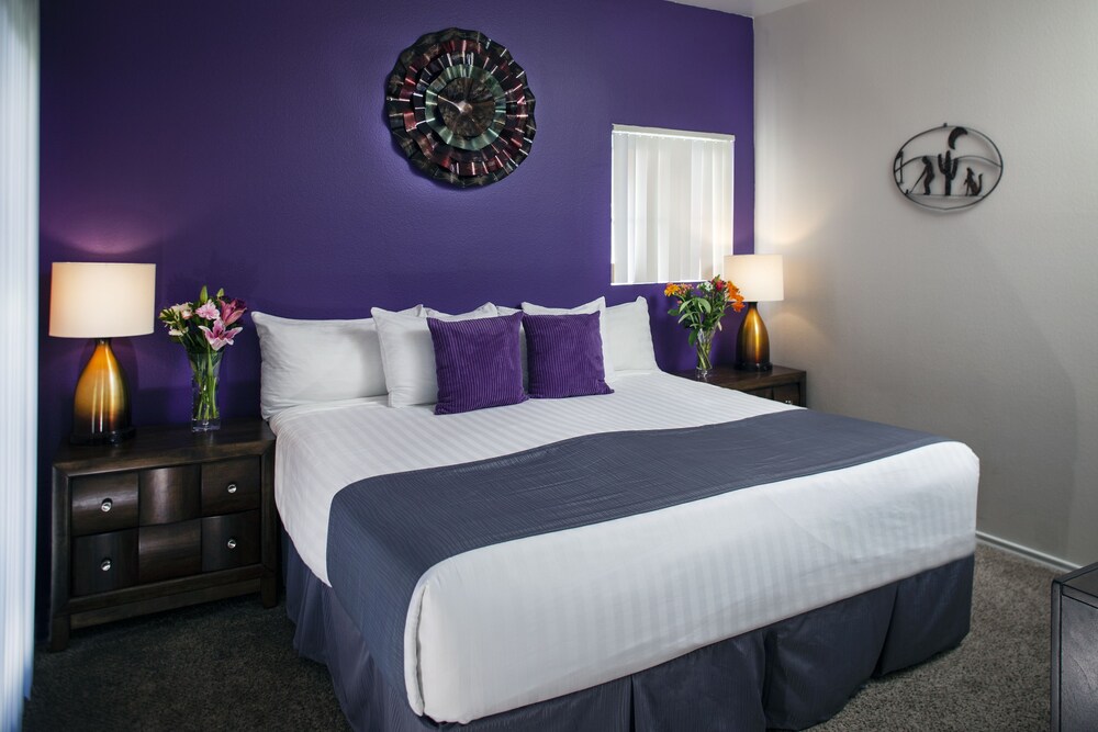 Deluxe Condo, 1 Bedroom - Guestroom View