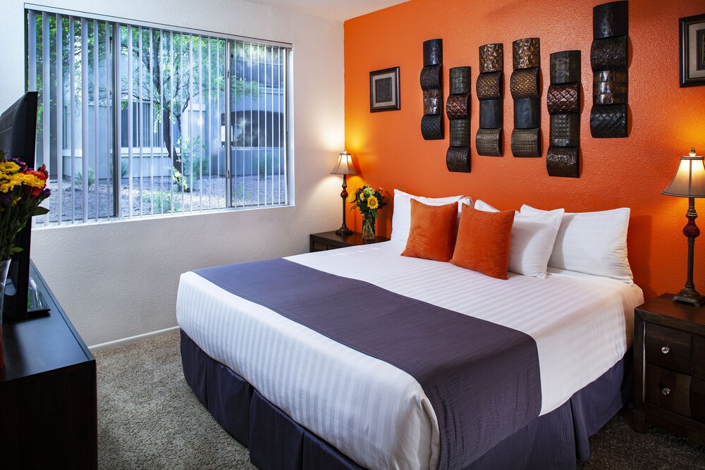 Deluxe Condo, 3 Bedrooms, 2 Bathrooms - Guestroom View