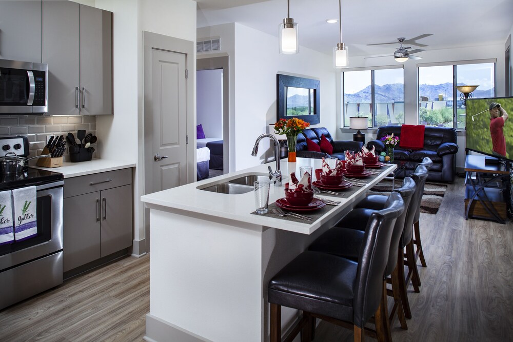 Deluxe Condo, 2 Bedrooms, 2 Bathrooms - Guestroom