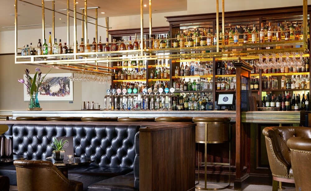 Hotel Bar