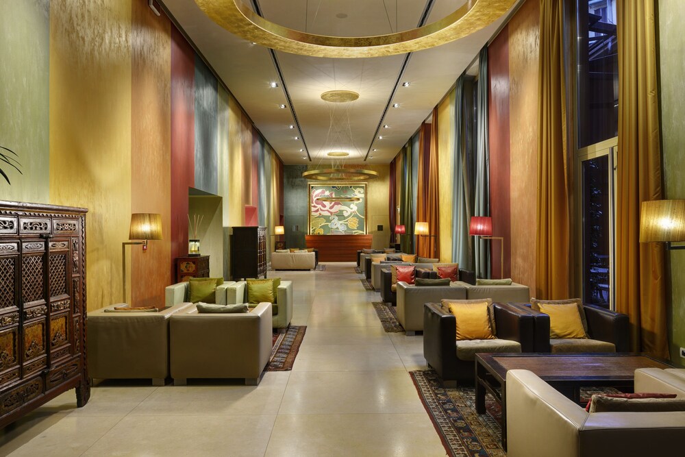 Hotel Bar