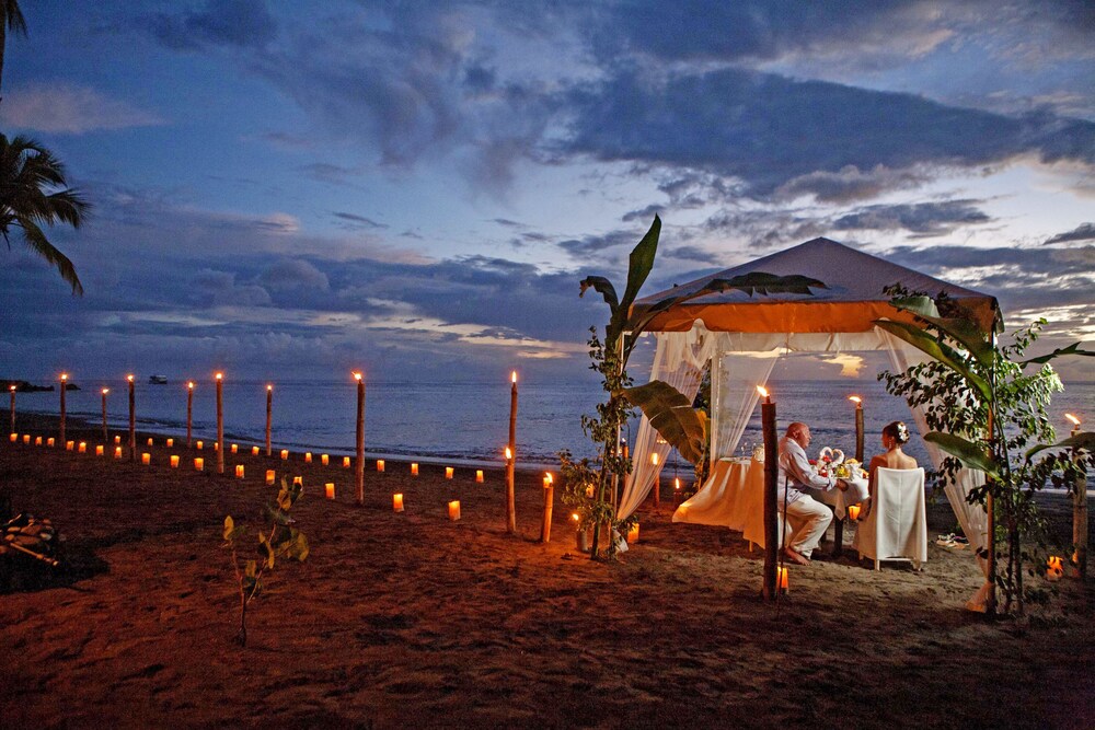Couples Dining