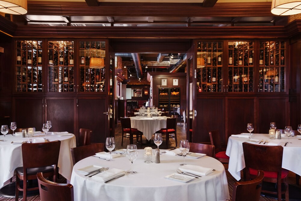 Hotel Bar