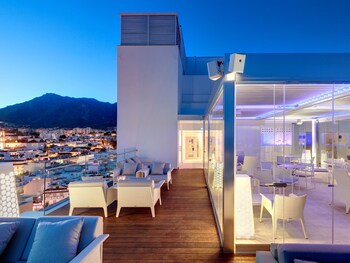 Hotel Bar