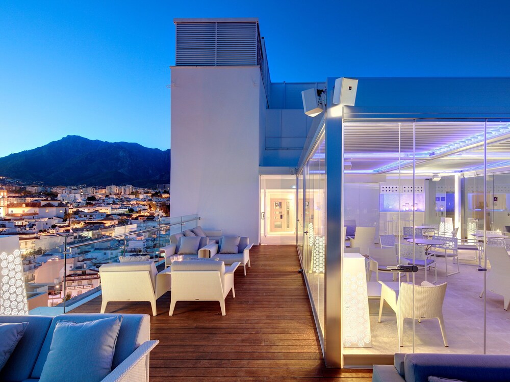 Hotel Bar