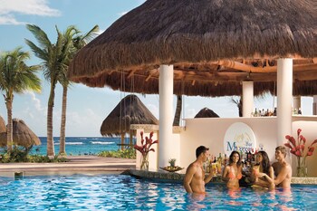 Poolside Bar