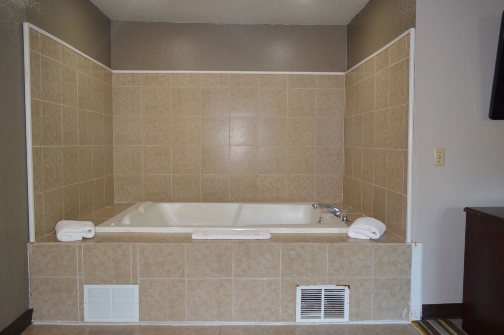 Jetted Tub