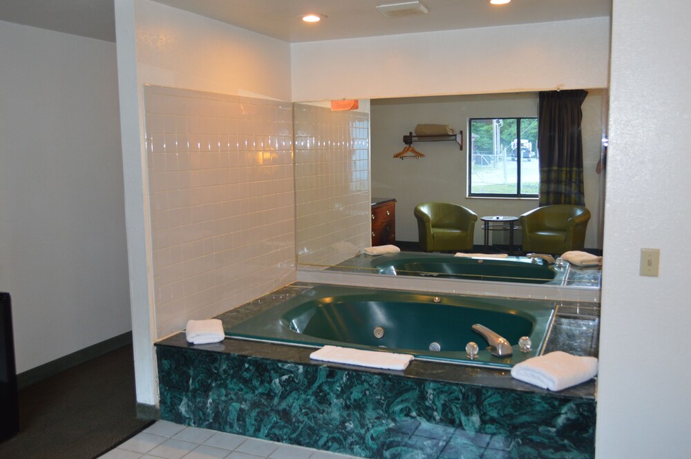 Jetted Tub