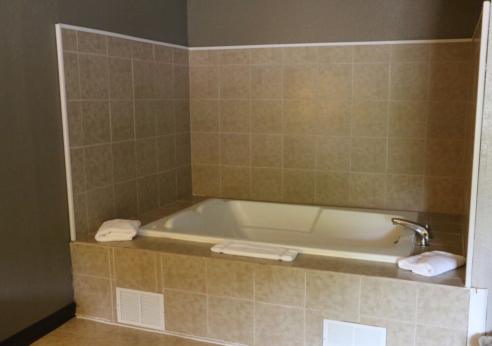 Jetted Tub